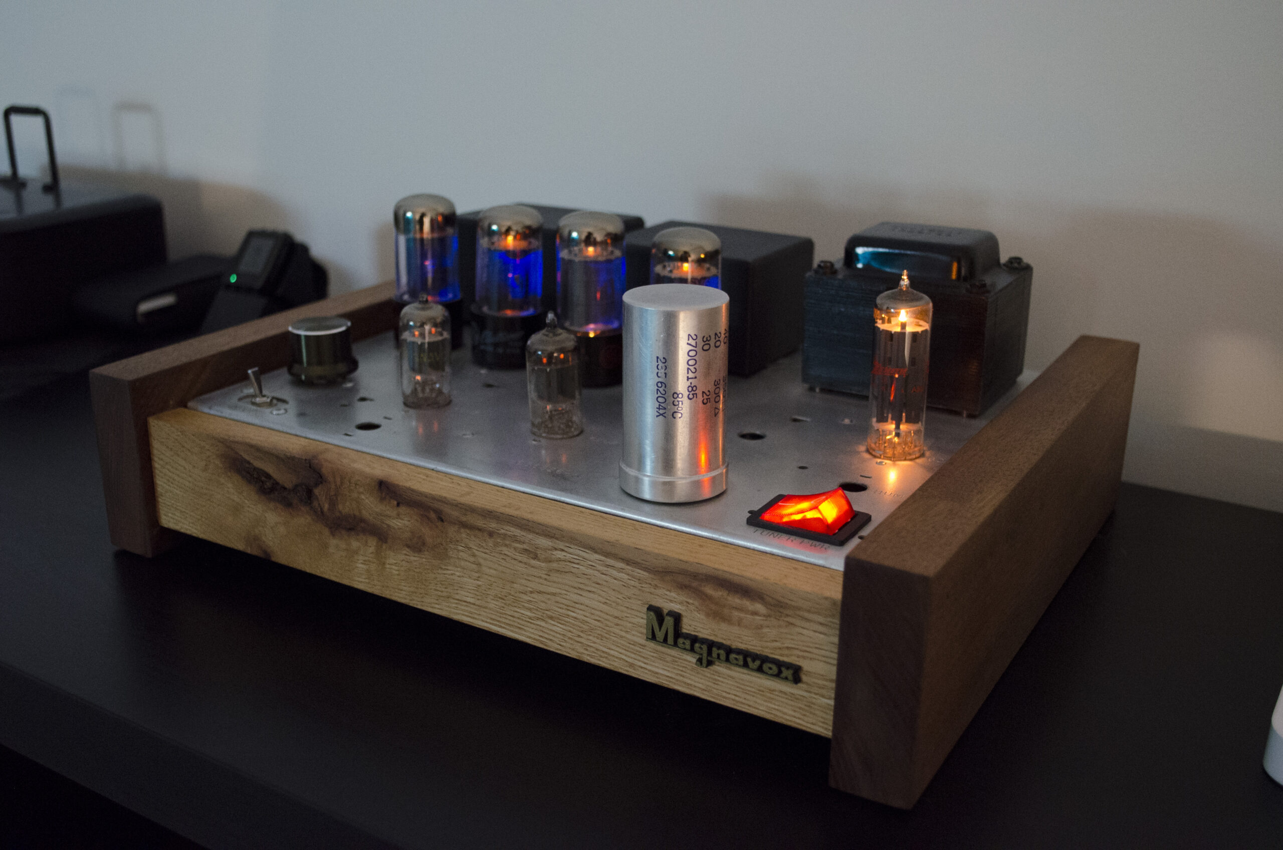 1960’s Magnavox Vacuum Tube Amplifier Restoration